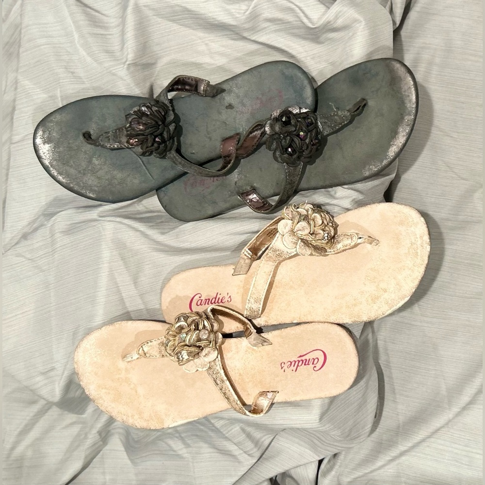 Candies flower thong sandals in peachy pink and grey oak silver - 2 pairs